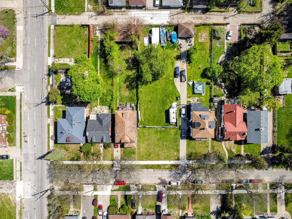 2231 N La Salle Gardens Detroit City MI 48206