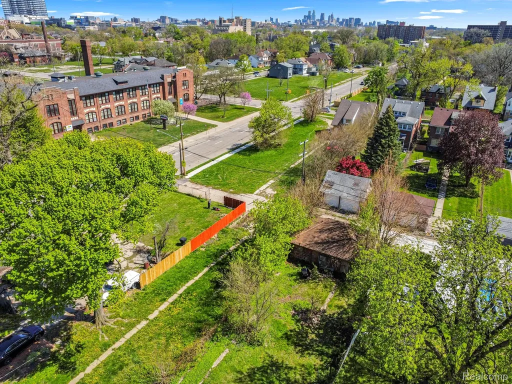 2231 N La Salle Gardens Detroit City MI 48206