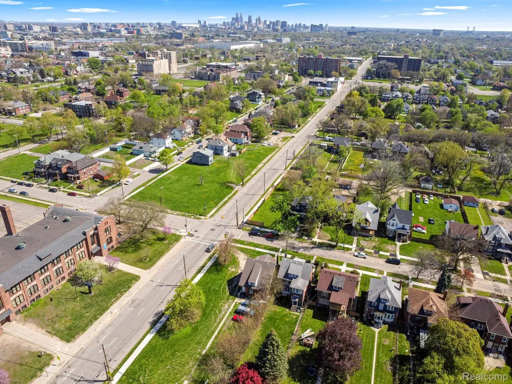 2231 N La Salle Gardens Detroit City MI 48206