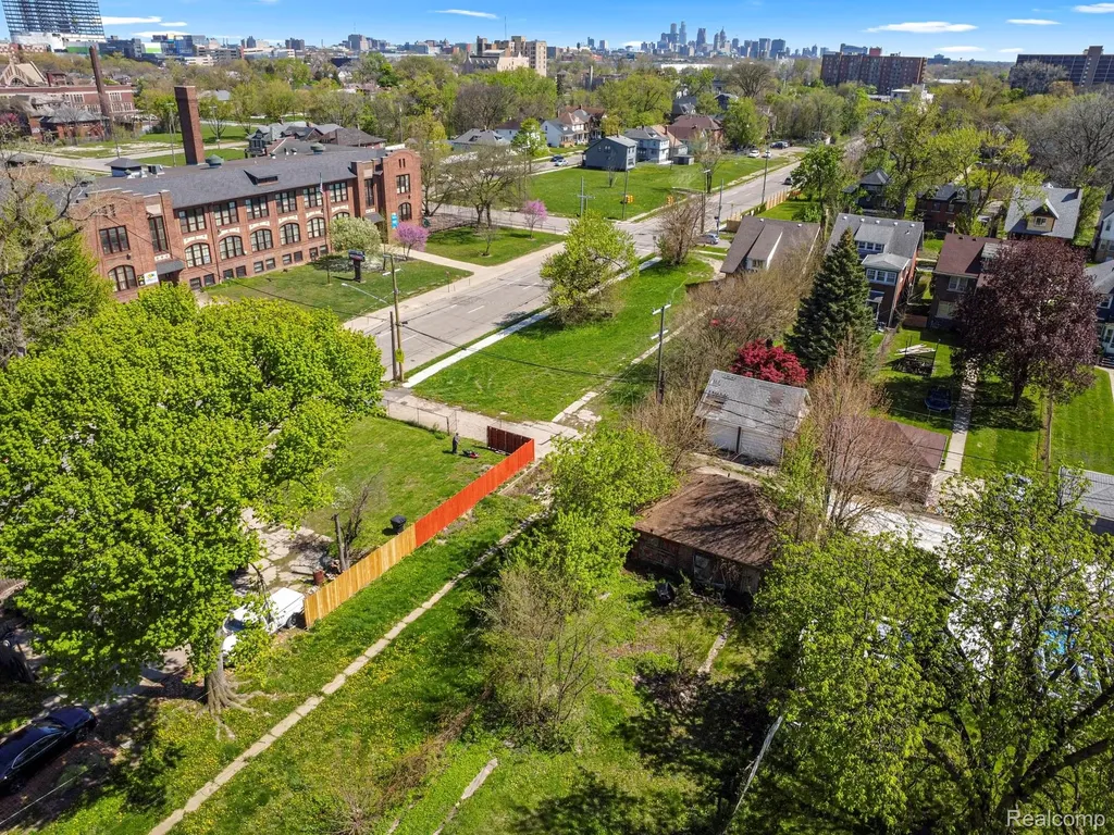 2231 N La Salle Gardens Detroit City MI 48206