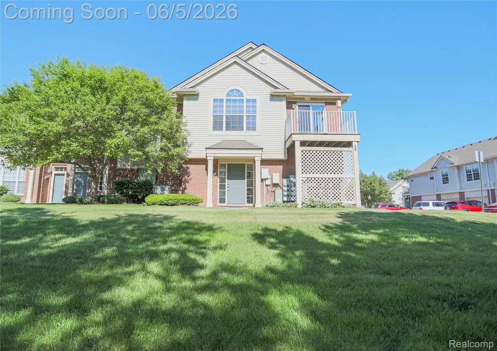 1859 Flagstone Circle Rochester City MI 48307