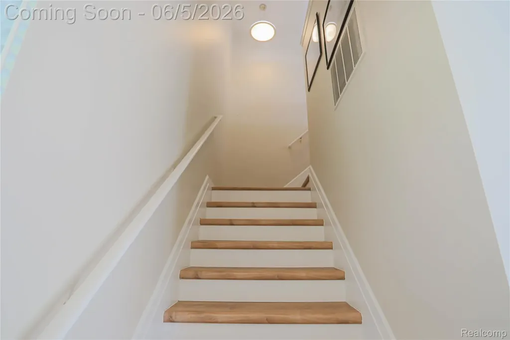 1859 Flagstone Circle Rochester City MI 48307