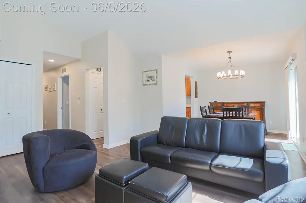 1859 Flagstone Circle Rochester City MI 48307