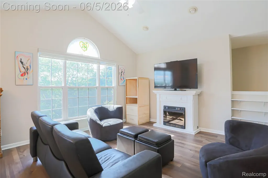 1859 Flagstone Circle Rochester City MI 48307
