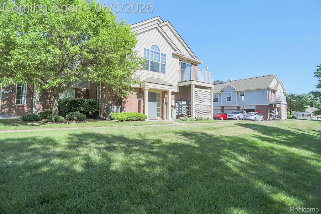 1859 Flagstone Circle Rochester City MI 48307