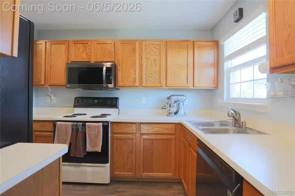 1859 Flagstone Circle Rochester City MI 48307