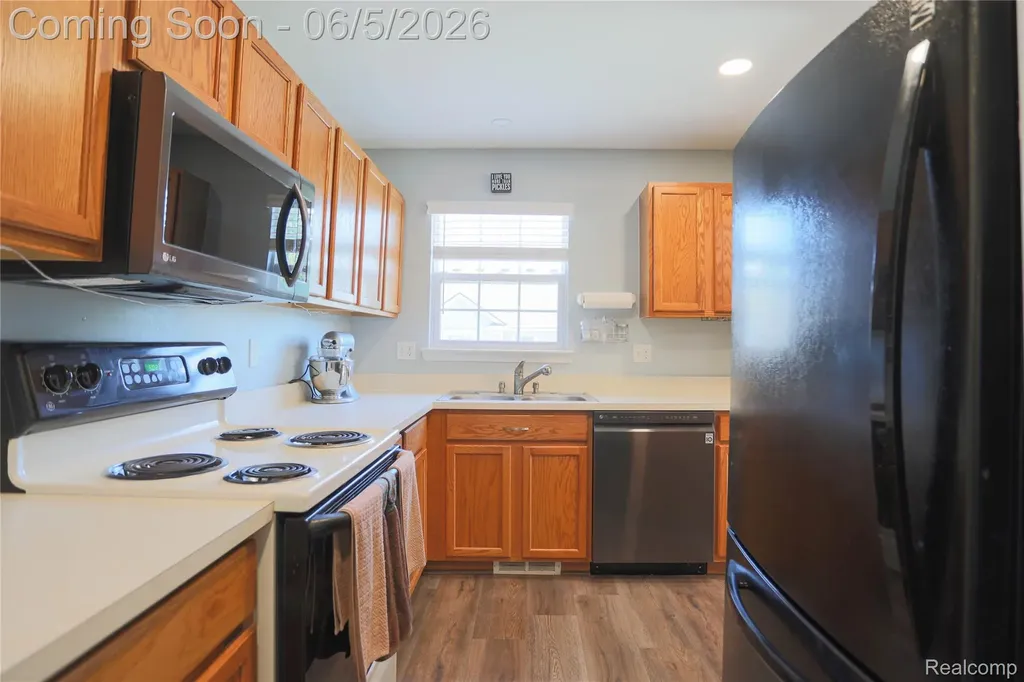 1859 Flagstone Circle Rochester City MI 48307