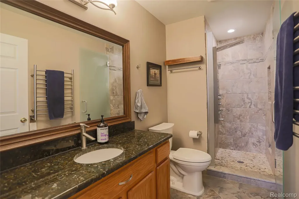 1859 Flagstone Circle Rochester City MI 48307