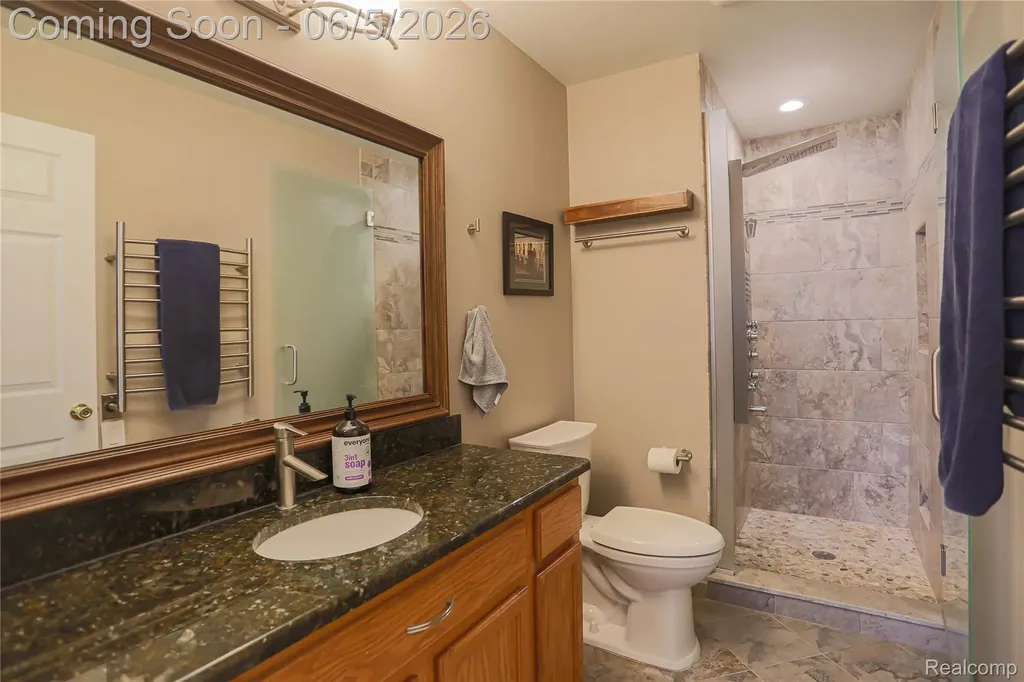 1859 Flagstone Circle Rochester City MI 48307