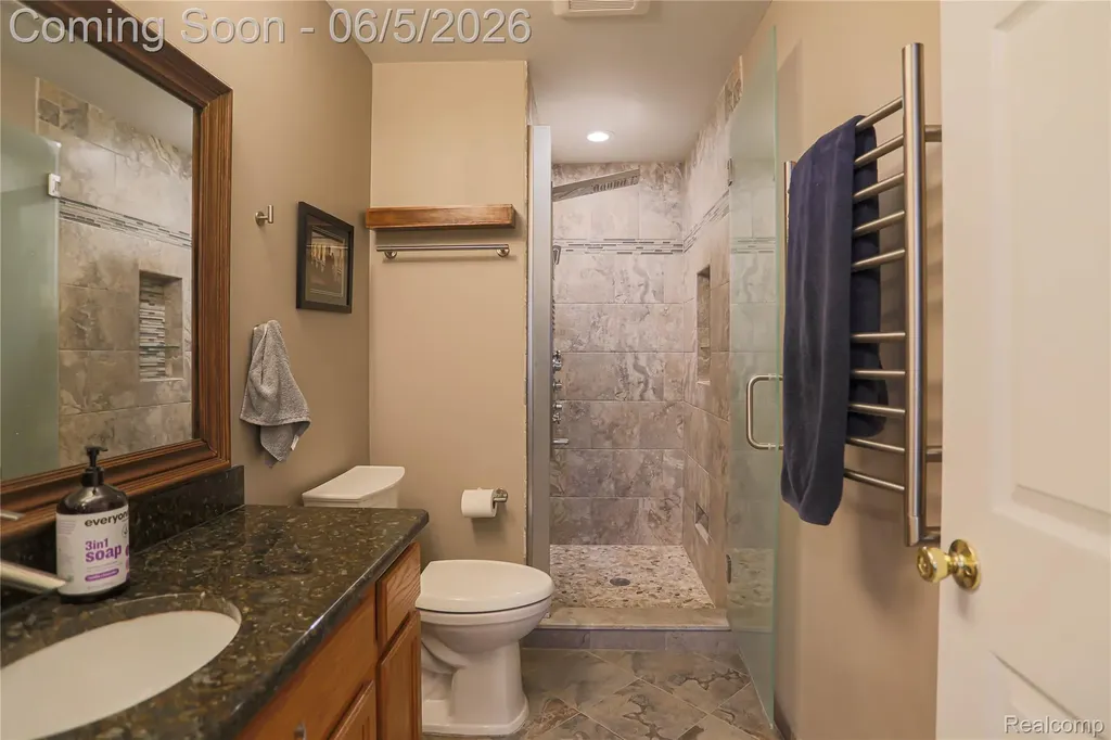 1859 Flagstone Circle Rochester City MI 48307