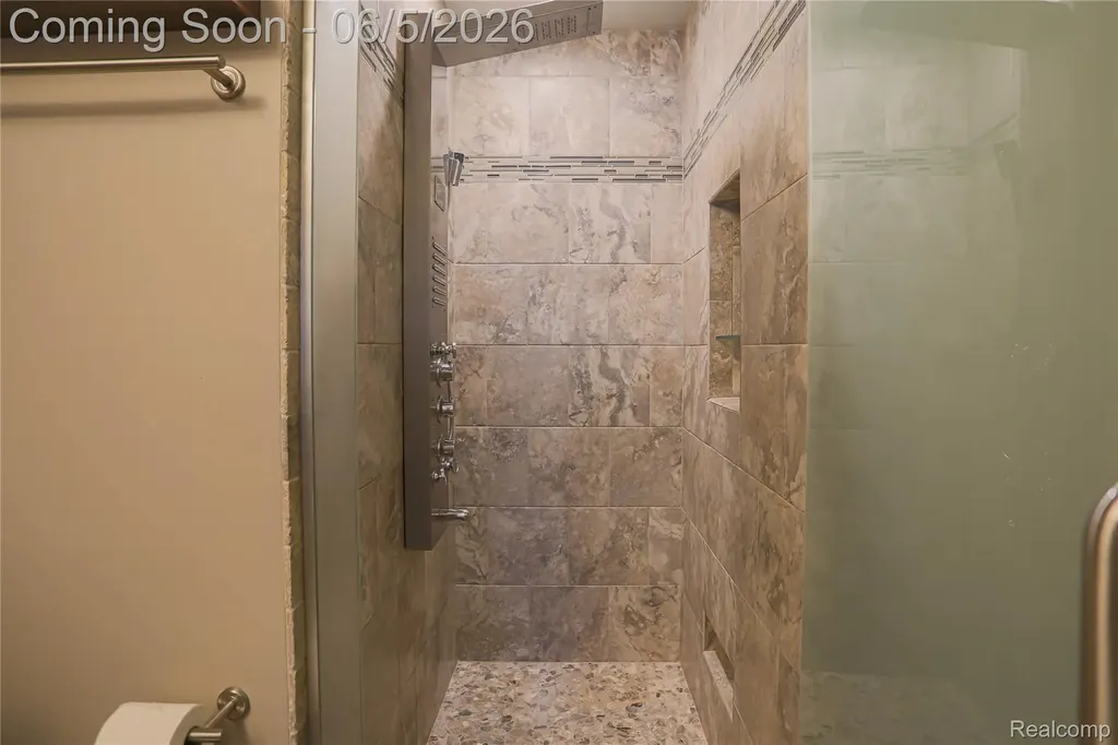1859 Flagstone Circle Rochester City MI 48307