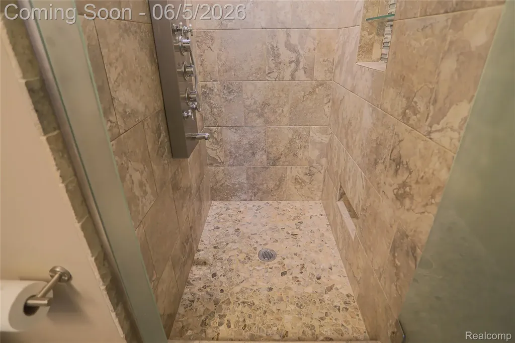 1859 Flagstone Circle Rochester City MI 48307