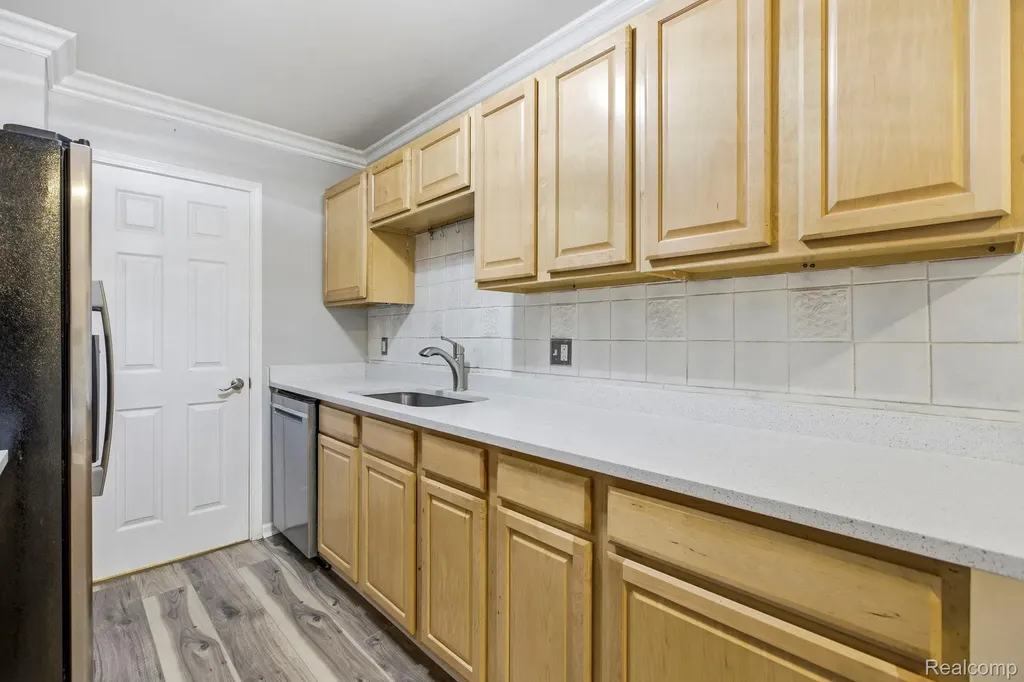 33751 Bayview Drive Chesterfield Township MI 48047