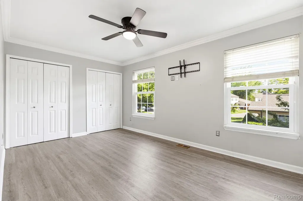 33751 Bayview Drive Chesterfield Township MI 48047