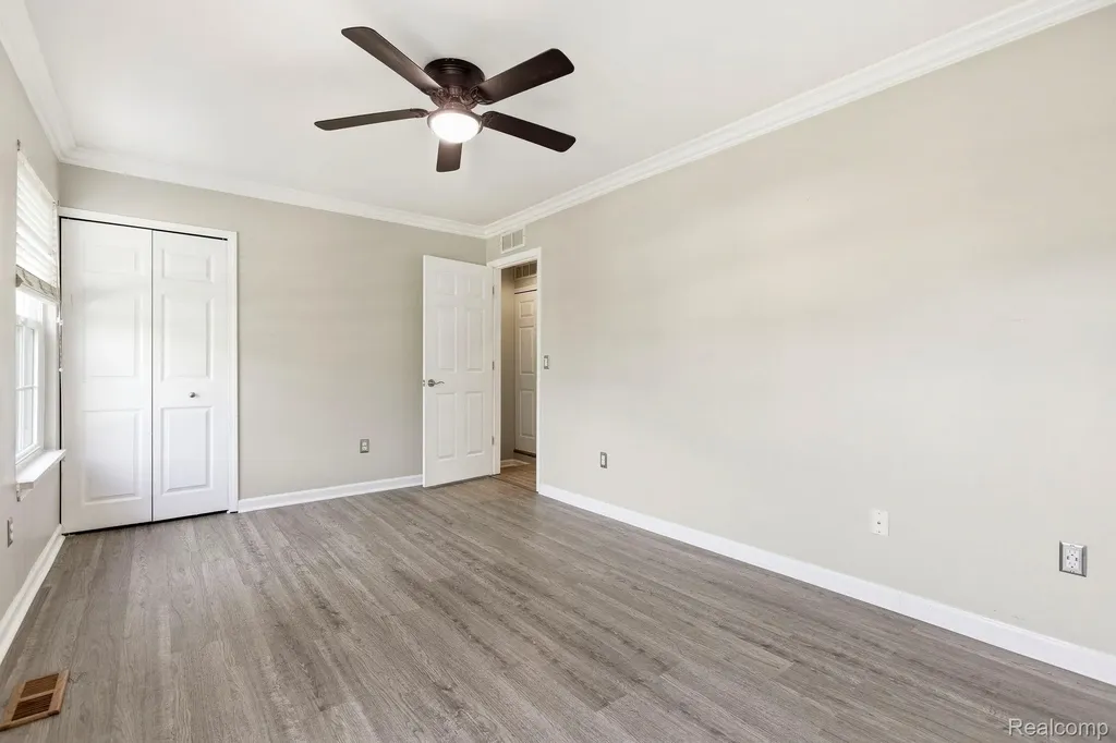 33751 Bayview Drive Chesterfield Township MI 48047