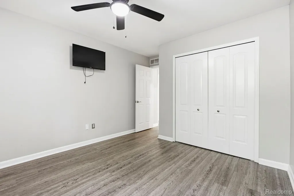 33751 Bayview Drive Chesterfield Township MI 48047