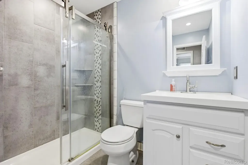 33751 Bayview Drive Chesterfield Township MI 48047