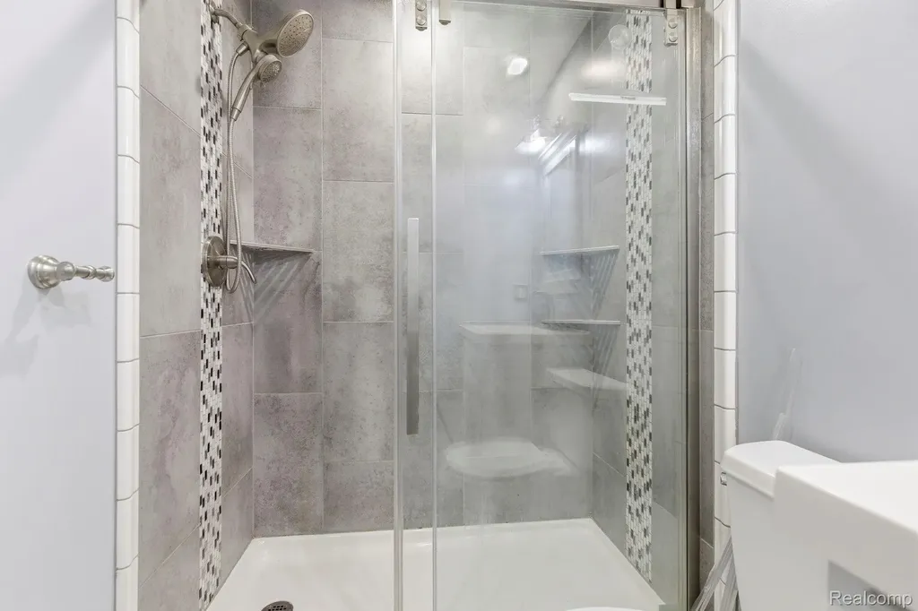 33751 Bayview Drive Chesterfield Township MI 48047