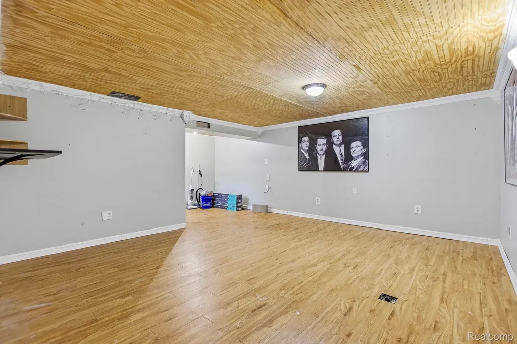 33751 Bayview Drive Chesterfield Township MI 48047