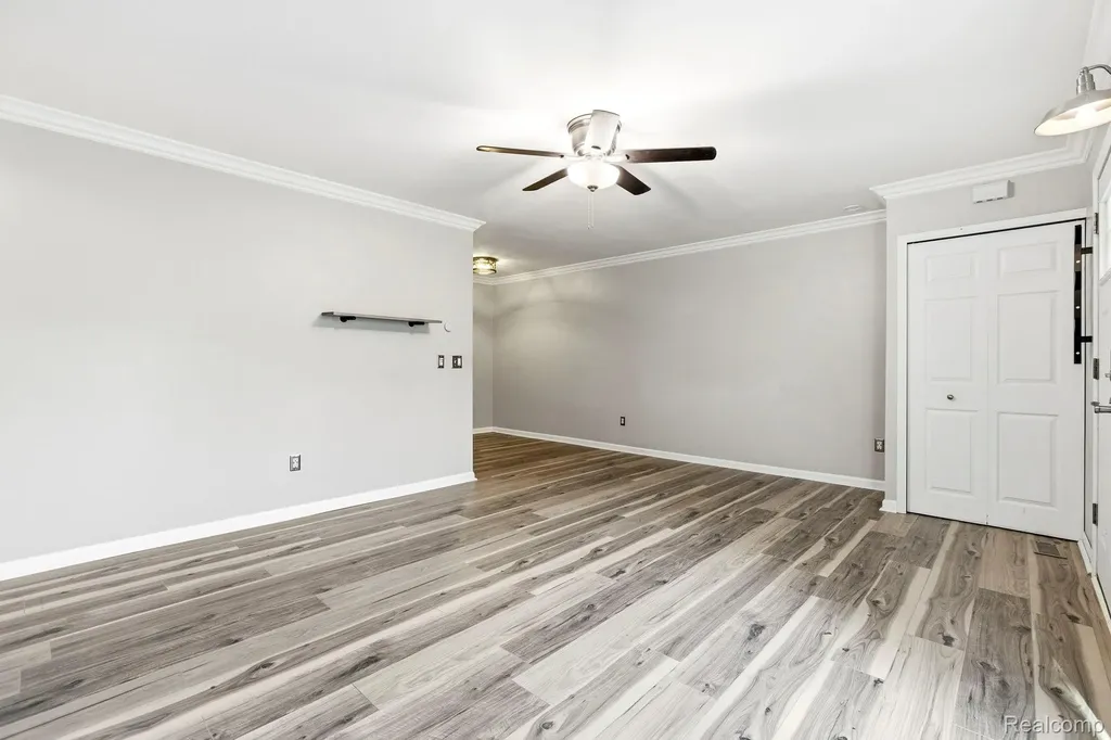 33751 Bayview Drive Chesterfield Township MI 48047