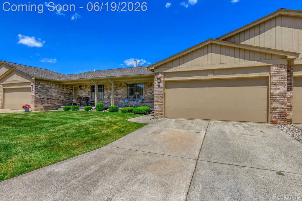 16999 Cristina Court Clinton Charter Township MI 48038