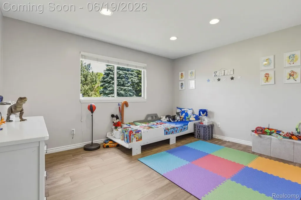 16999 Cristina Court Clinton Charter Township MI 48038
