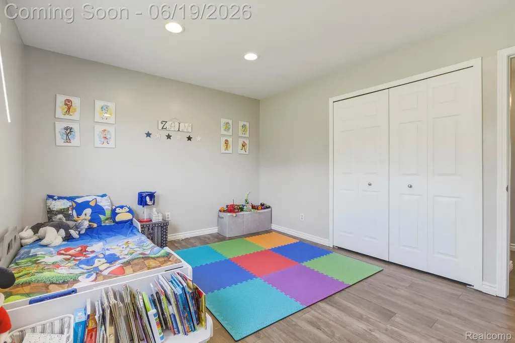16999 Cristina Court Clinton Charter Township MI 48038