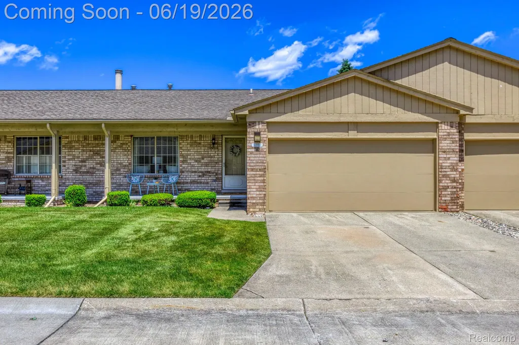 16999 Cristina Court Clinton Charter Township MI 48038