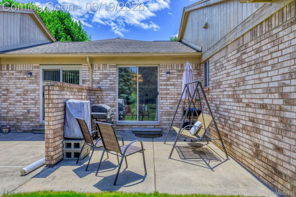 16999 Cristina Court Clinton Charter Township MI 48038