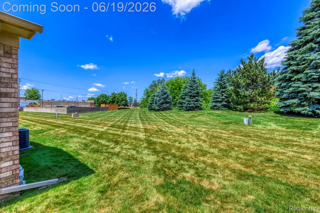 16999 Cristina Court Clinton Charter Township MI 48038