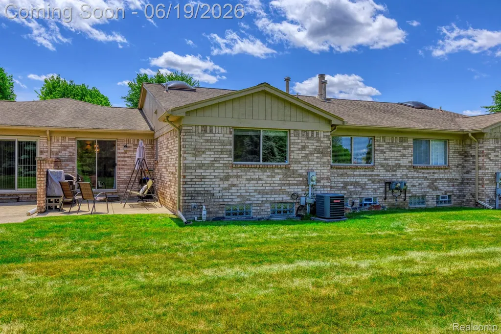 16999 Cristina Court Clinton Charter Township MI 48038