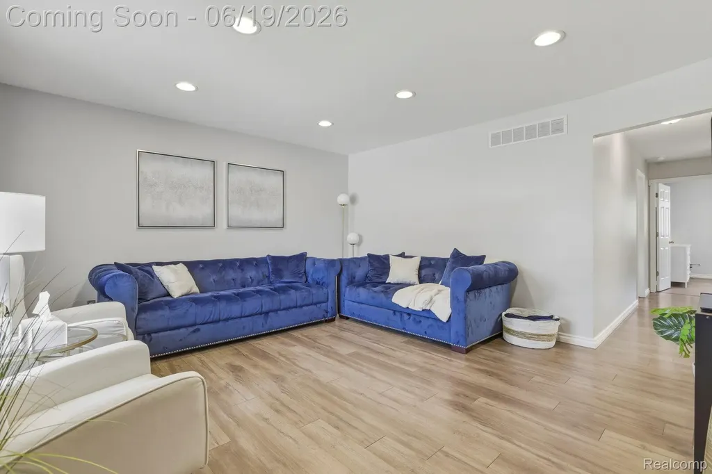 16999 Cristina Court Clinton Charter Township MI 48038