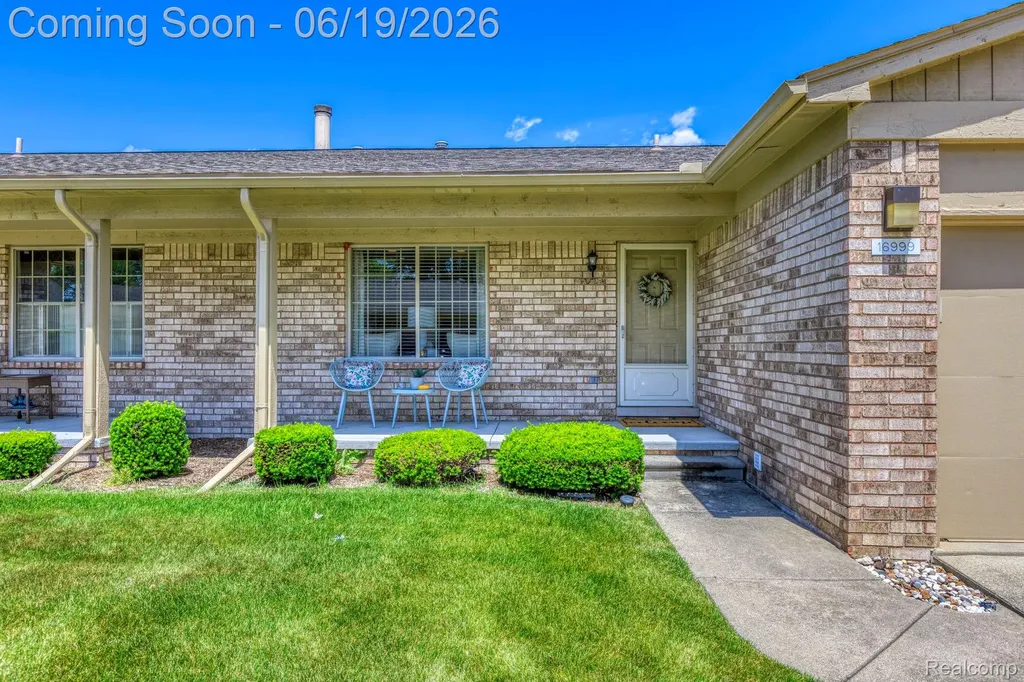 16999 Cristina Court Clinton Charter Township MI 48038
