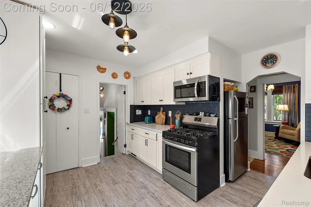495 Lincoln Avenue Clawson City MI 48017