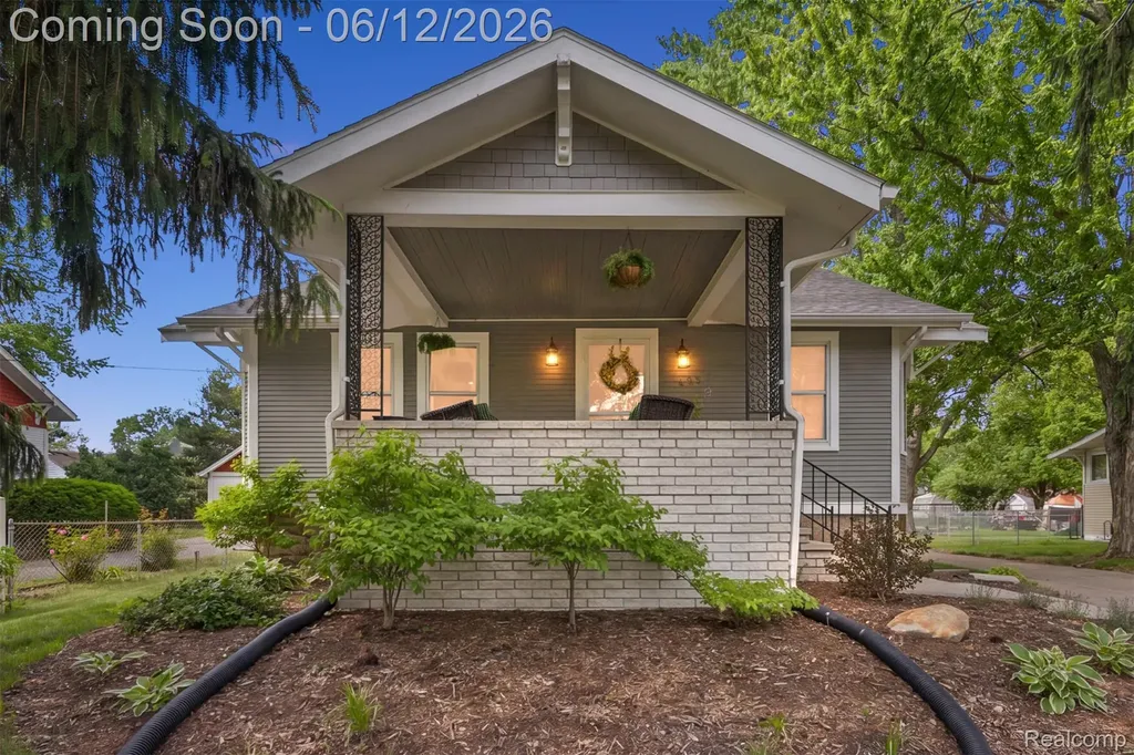 495 Lincoln Avenue Clawson City MI 48017