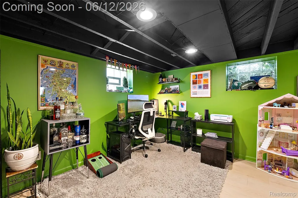 495 Lincoln Avenue Clawson City MI 48017