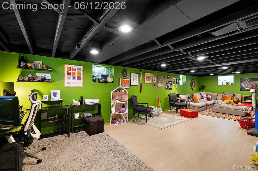495 Lincoln Avenue Clawson City MI 48017