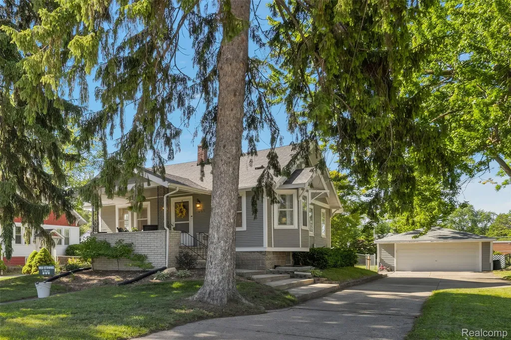 495 Lincoln Avenue Clawson City MI 48017