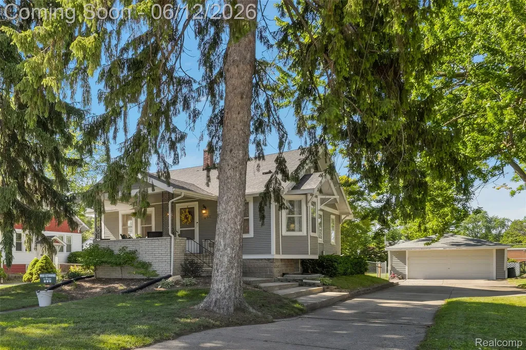 495 Lincoln Avenue Clawson City MI 48017