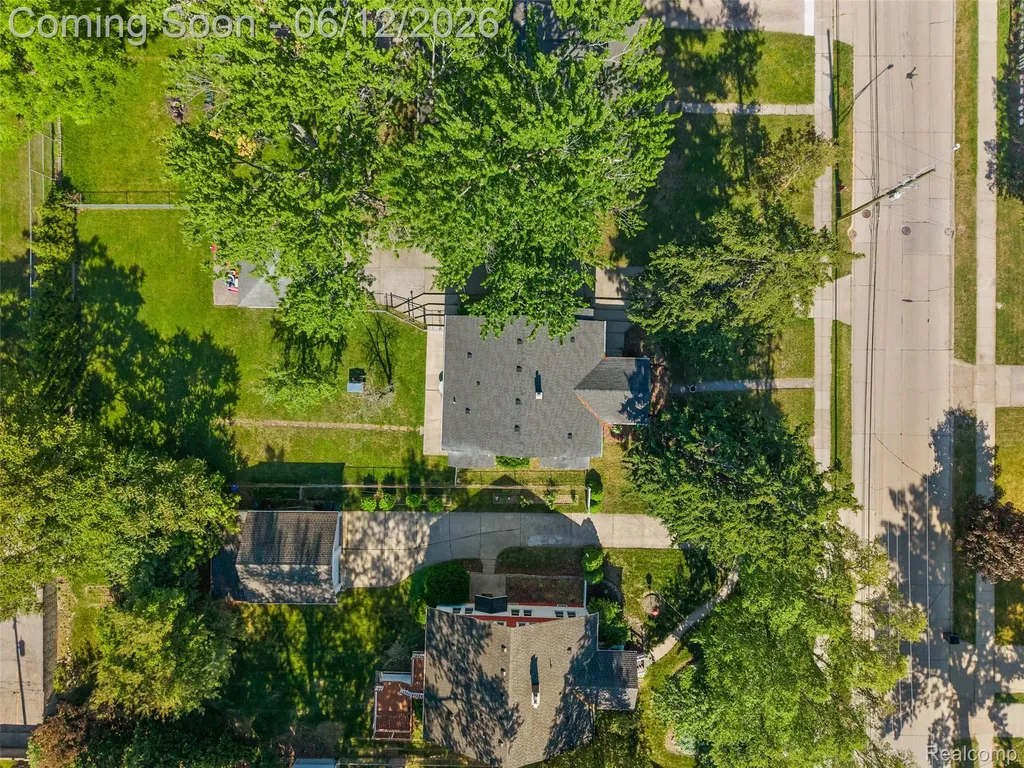 495 Lincoln Avenue Clawson City MI 48017