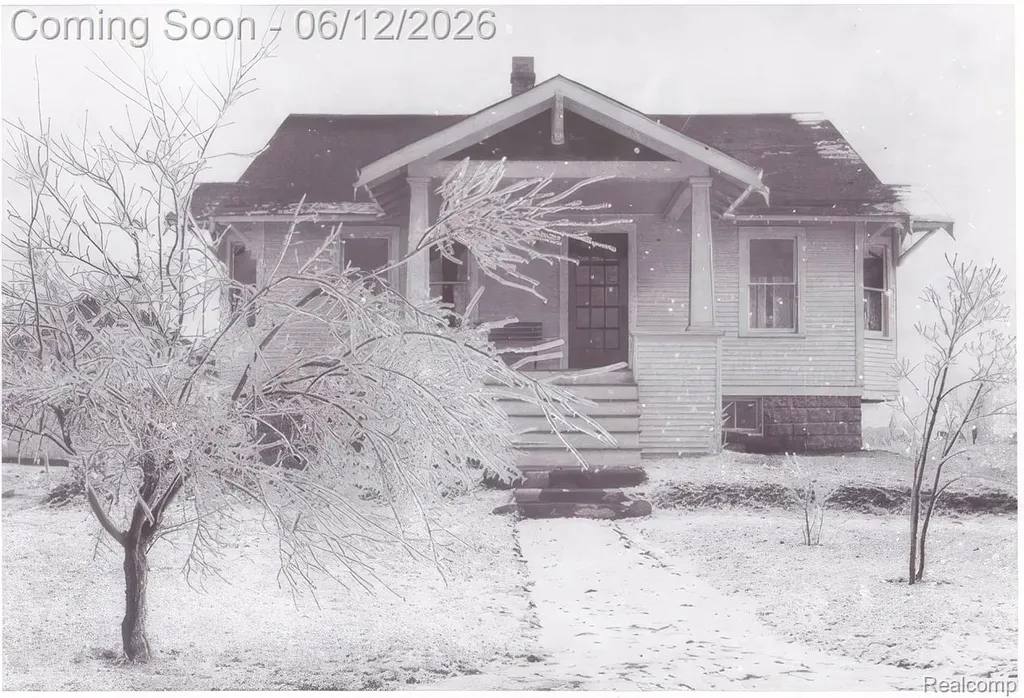 495 Lincoln Avenue Clawson City MI 48017