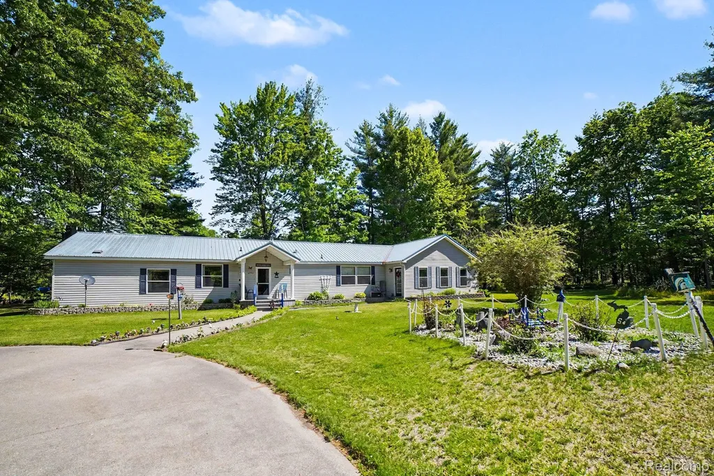 4772 S Bard Road Beaverton Township MI 48612