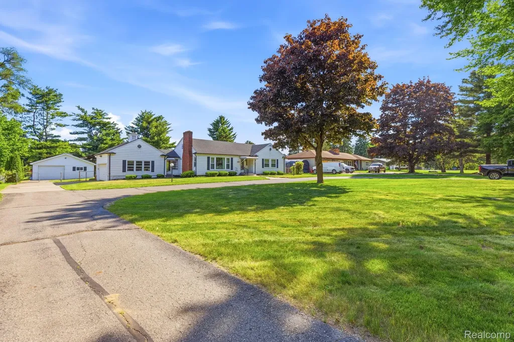 8710 32 Mile Road Washington Township MI 48095