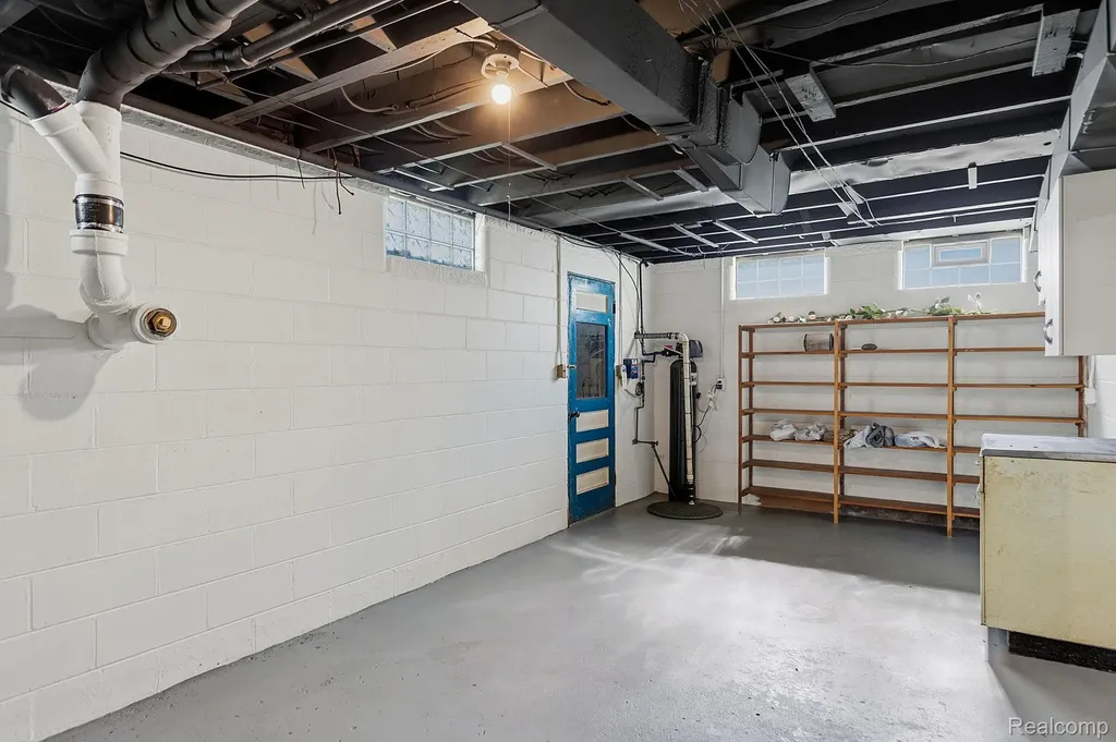 8710 32 Mile Road Washington Township MI 48095