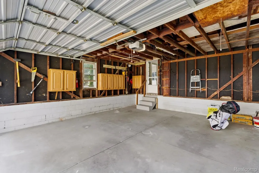 8710 32 Mile Road Washington Township MI 48095