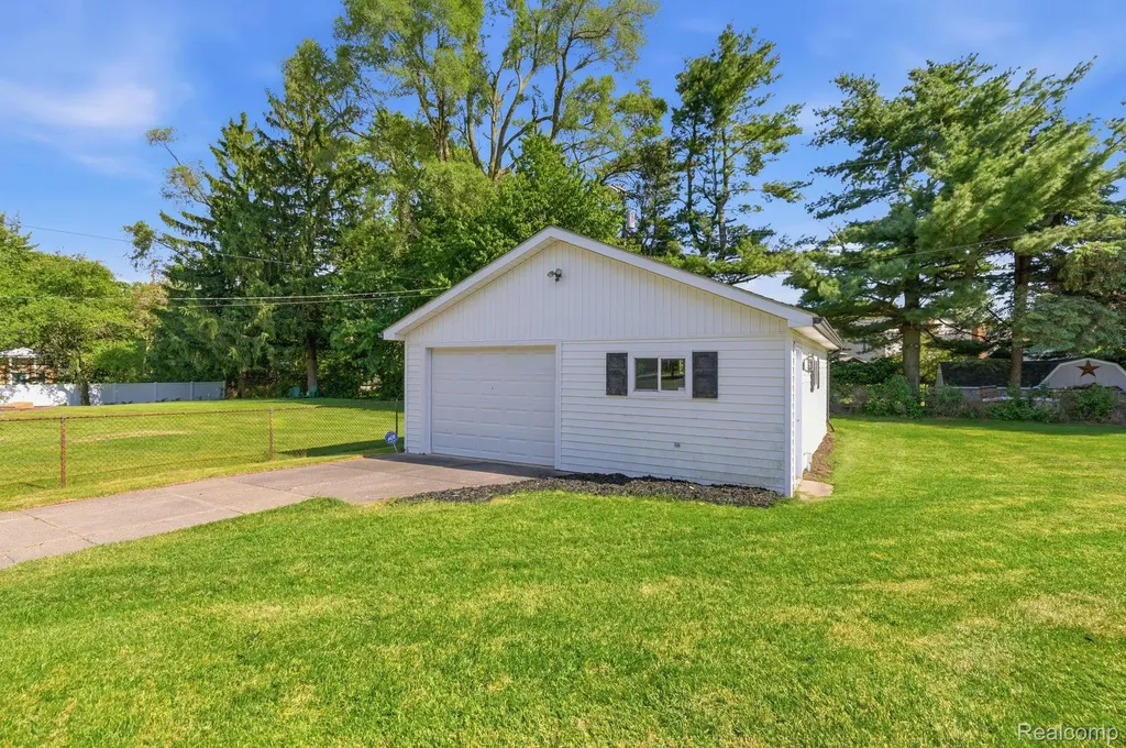 8710 32 Mile Road Washington Township MI 48095