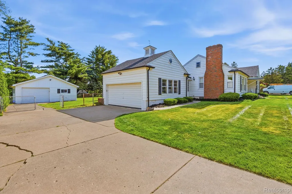 8710 32 Mile Road Washington Township MI 48095
