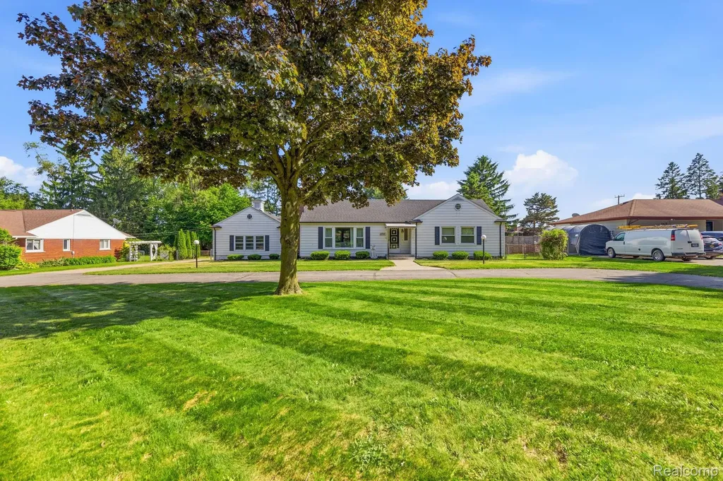 8710 32 Mile Road Washington Township MI 48095