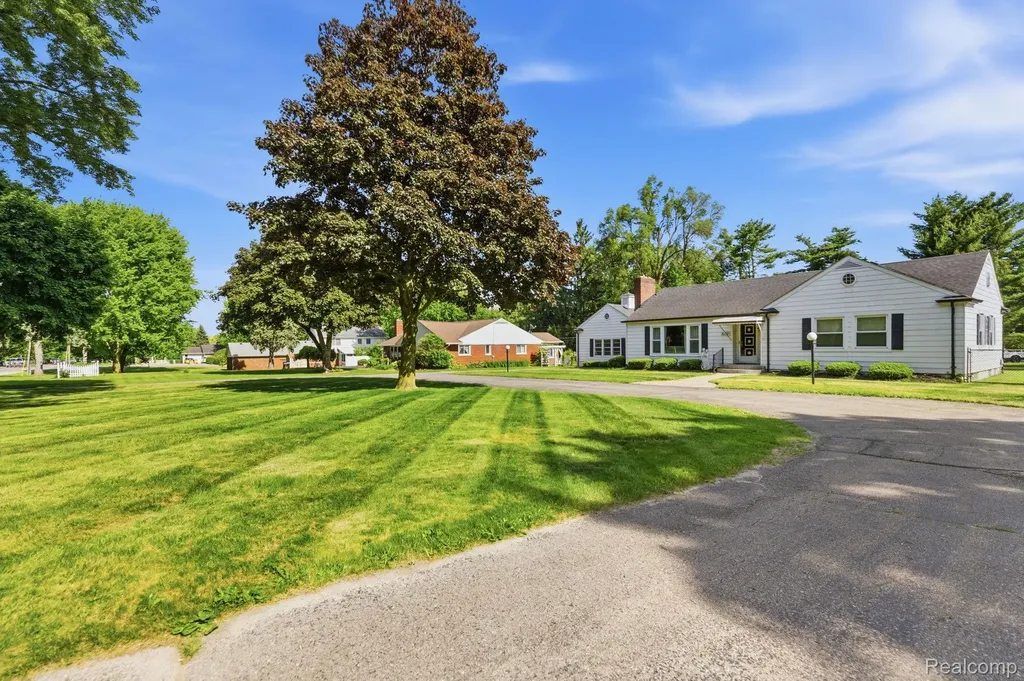 8710 32 Mile Road Washington Township MI 48095