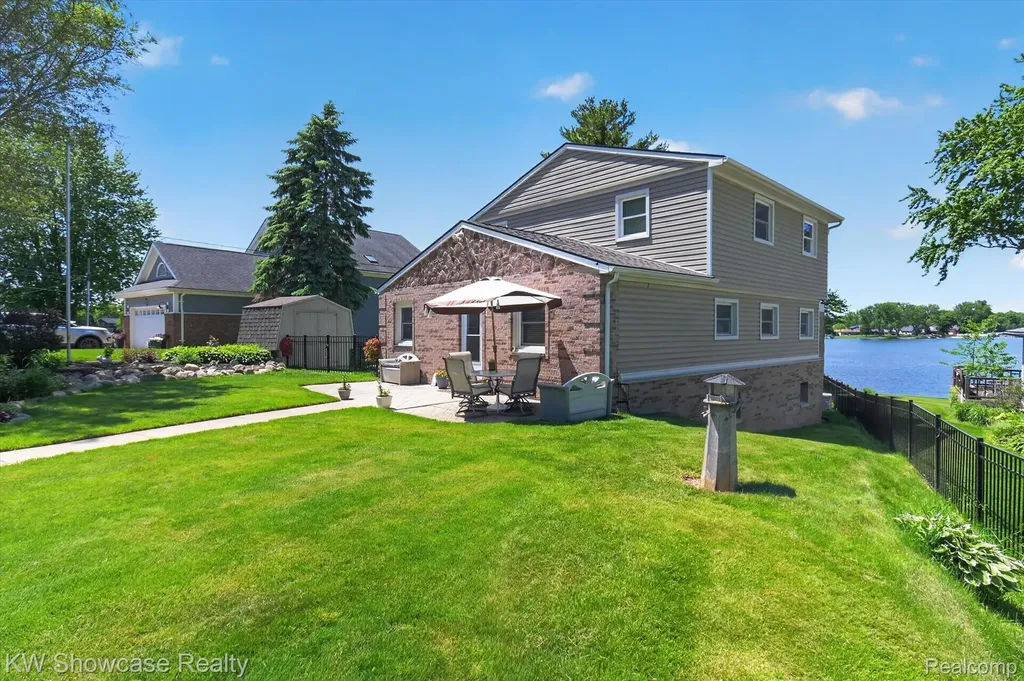 3415 Highland Boulevard Highland Charter Township MI 48356